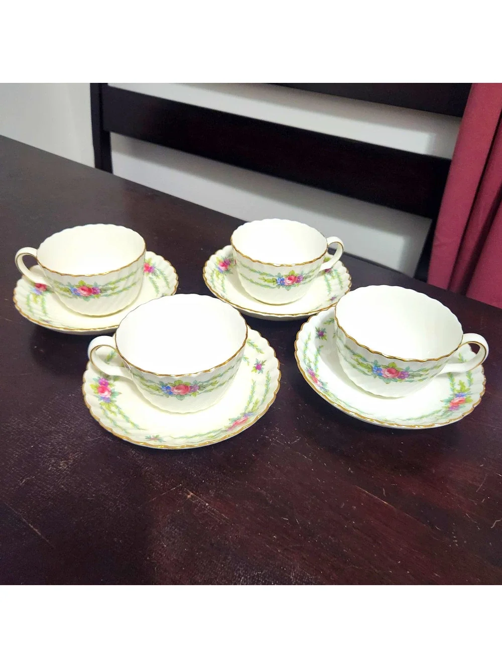 Mintons Chiltern Set Of 4 Floral Painted Porcelain Cup & Saucer Set, White/Gold